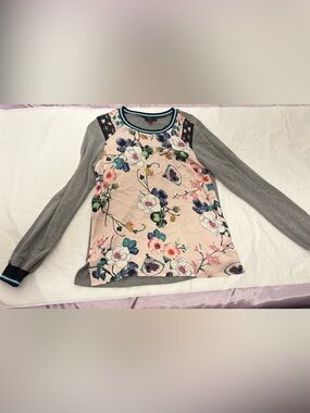 Hale Bob Ringer Sweater M Embroidered Like Boho Garden Floral Gray Pink Cotton